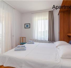 1 bedroom Seaside Apartments with pool in Medulin, Sleeps 2